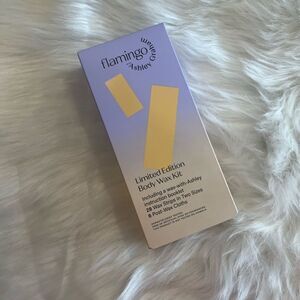 Flamingo Ashley Graham Limited Edition Body Wax Kit - 28 Strips